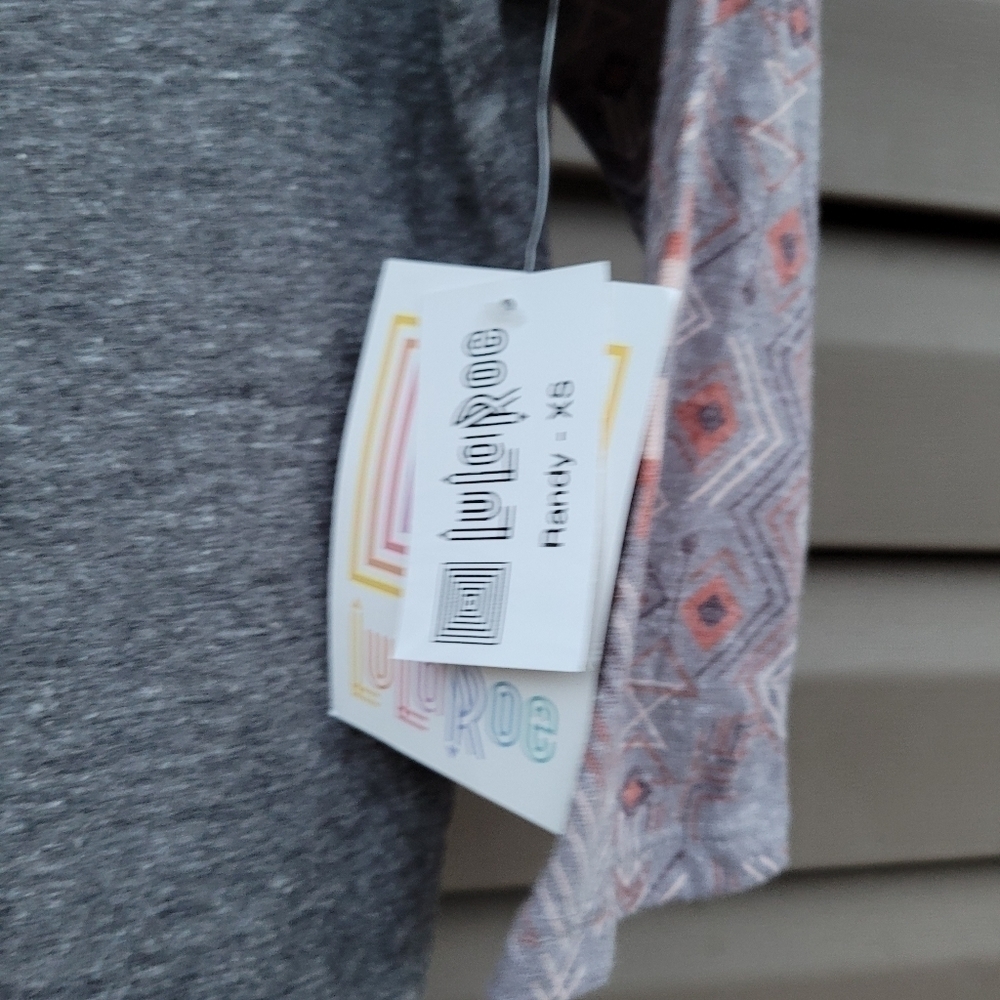 NWT LulaRoe Randy Tee - Picture 5 of 5
